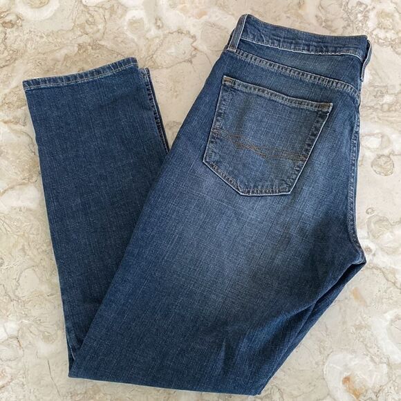 Signature by Levi Strauss & Co.™ Men's S37 Straight Fit Dark Denim Jeans - Picture 5 of 8